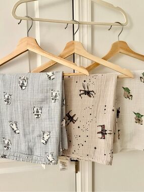 Pottery Barn Kids Star Wars™ Organic Muslin Swaddle Set – set of 3
